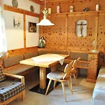 Gaeste- Und Seminarhaus Soelkstub'n Apartment *