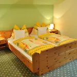 Apartment Gaeste- Und Seminarhaus Soelkstub'n
